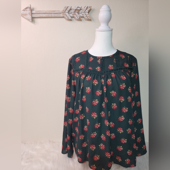 LOFT Tops - Ladies Loft Medium Petite Blouse